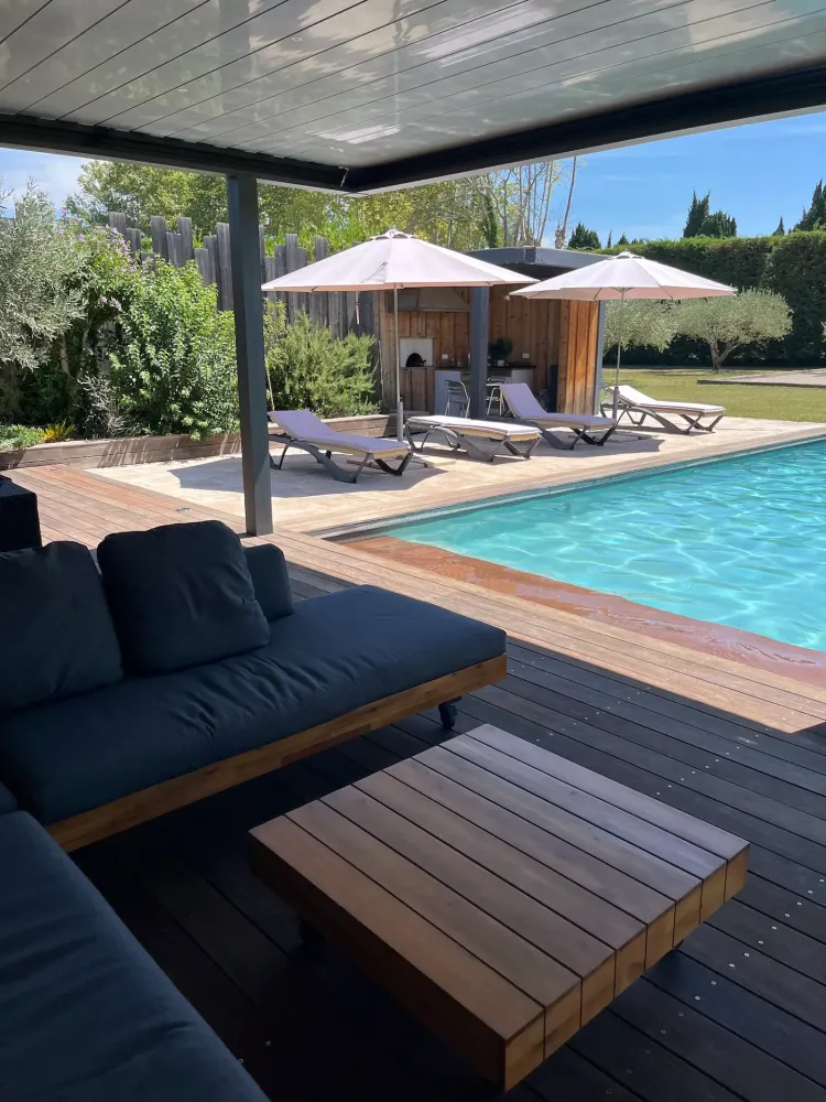 piscine logement séjour relaxant