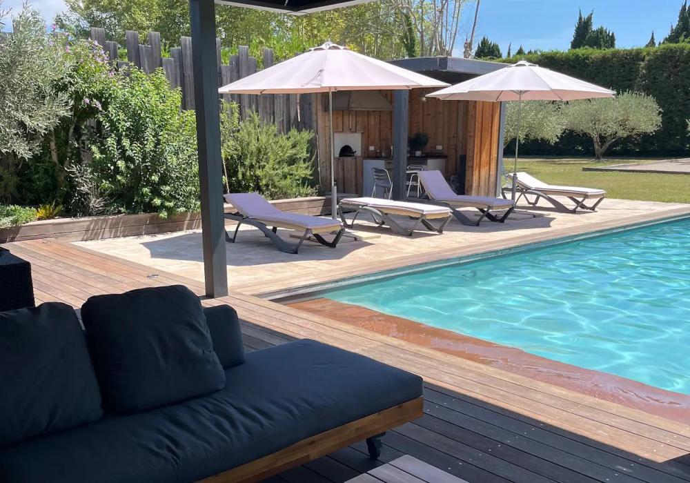 piscine logement séjour relaxant
